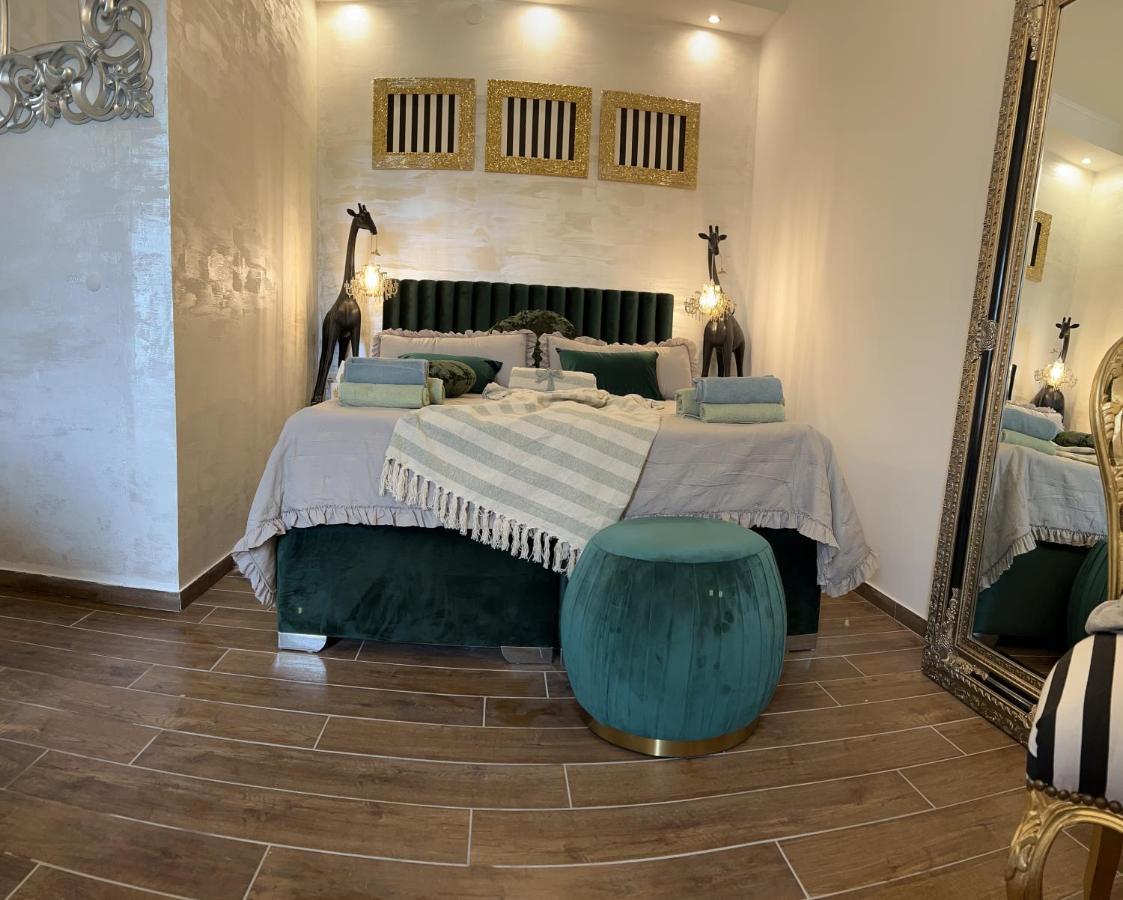 La Dolce Vita Luxury II Apartments With Best Free Private Parking In Center Pula Exterior foto
